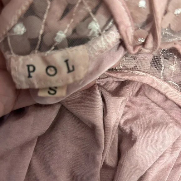 POL Pink Flutter Sleeve Blouse with Ruffled Embellishments. Size Small - Picture 8 of 9